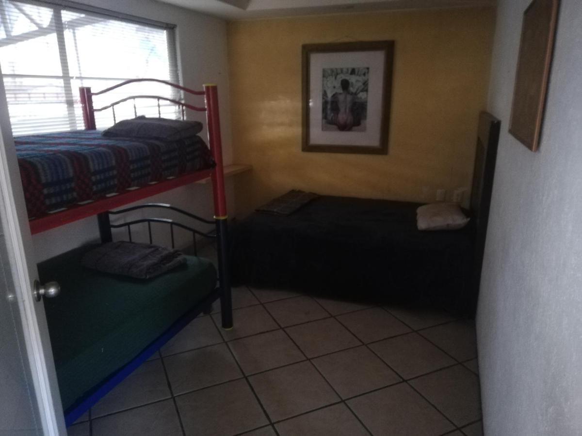 Hostal Avante Toluca Exterior photo